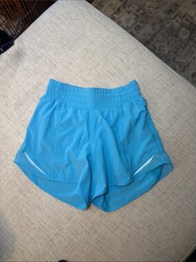 Lululemon Hotty Hot High-Rise Short 4” - Blue Size 2